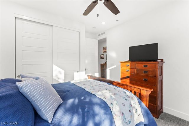 1948 Regal Bluff Drive, Henderson, NV 89052
