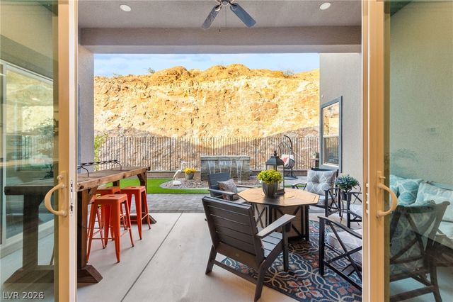 1948 Regal Bluff Drive, Henderson, NV 89052