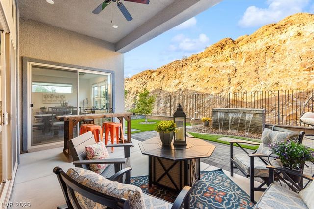 1948 Regal Bluff Drive, Henderson, NV 89052