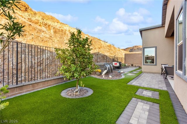 1948 Regal Bluff Drive, Henderson, NV 89052