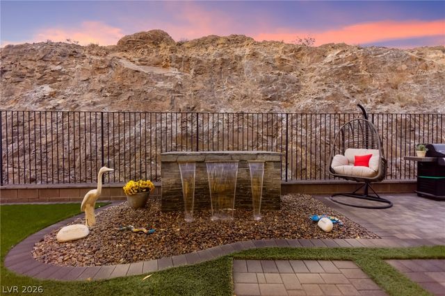 1948 Regal Bluff Drive, Henderson, NV 89052