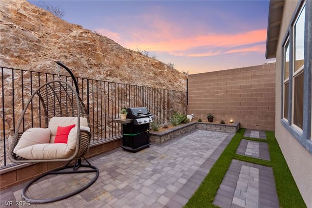 1948 Regal Bluff Drive, Henderson, NV 89052