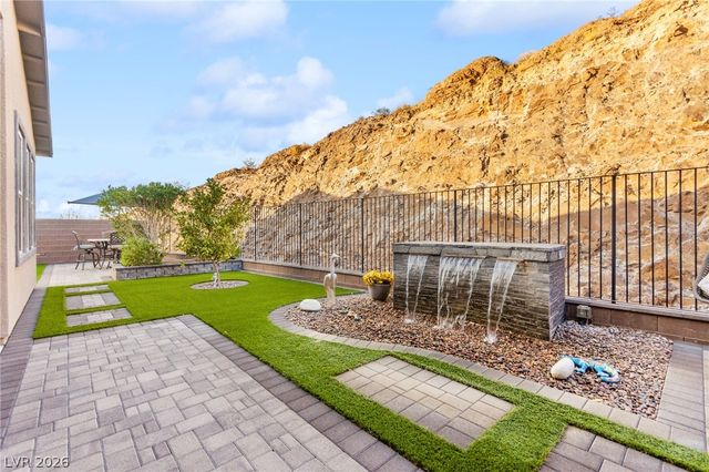 1948 Regal Bluff Drive, Henderson, NV 89052