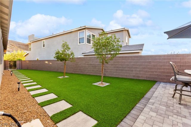 1948 Regal Bluff Drive, Henderson, NV 89052