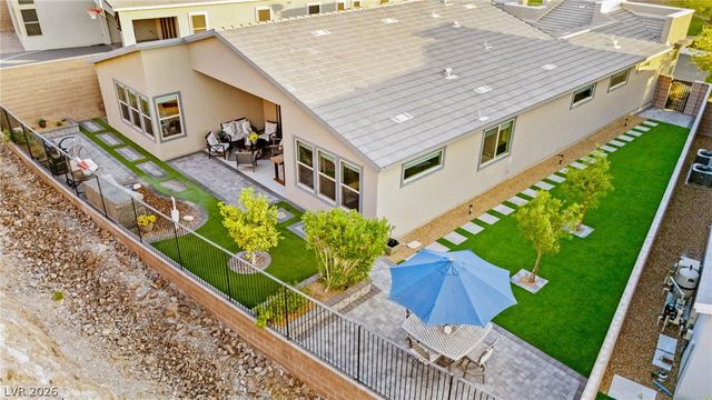 1948 Regal Bluff Drive, Henderson, NV 89052