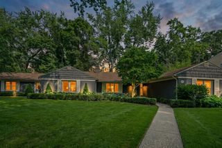 1414 Rosalind Road Se, East Grand Rapids, MI 49506