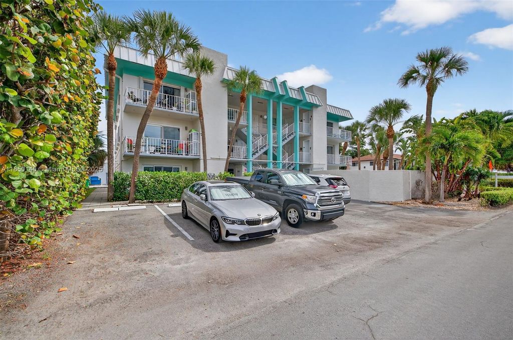 2715 NE 49th St 309, Fort Lauderdale, FL 33308