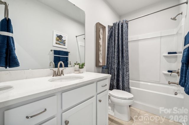 4208 Vista Pine Drive, Charlotte, NC 28215