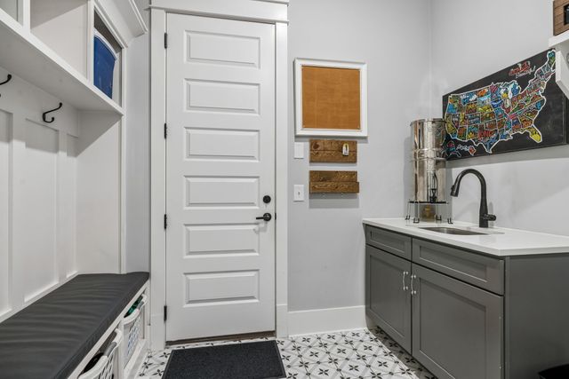 5912 Pinewood Rd, Franklin, TN 37064