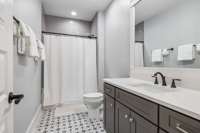 5912 Pinewood Rd, Franklin, TN 37064
