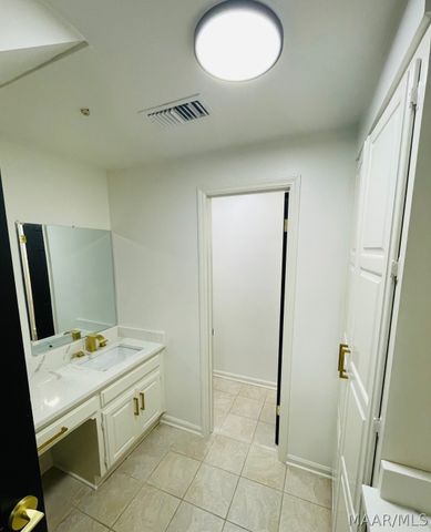 2712 Lansdowne Drive, Montgomery, AL 36111