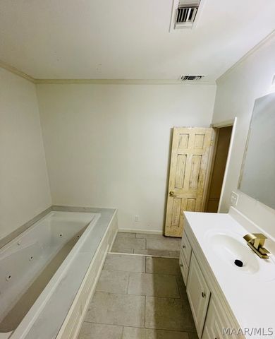 2712 Lansdowne Drive, Montgomery, AL 36111