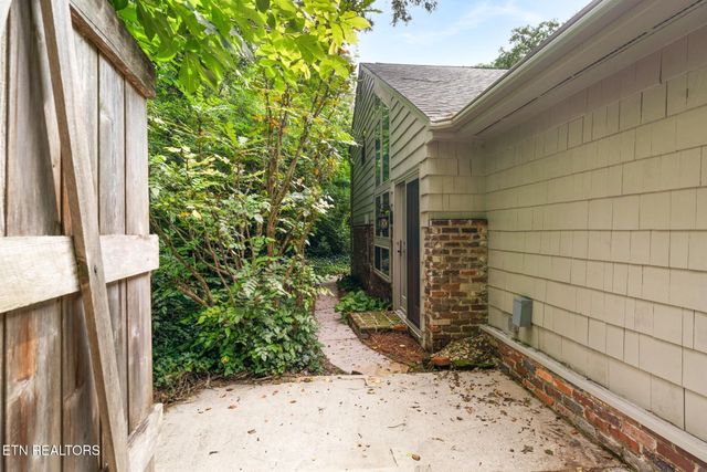 561 Noelton Drive, Knoxville, TN 37919
