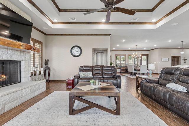 2009 Lakeshore Drive, Cleburne, TX 76033