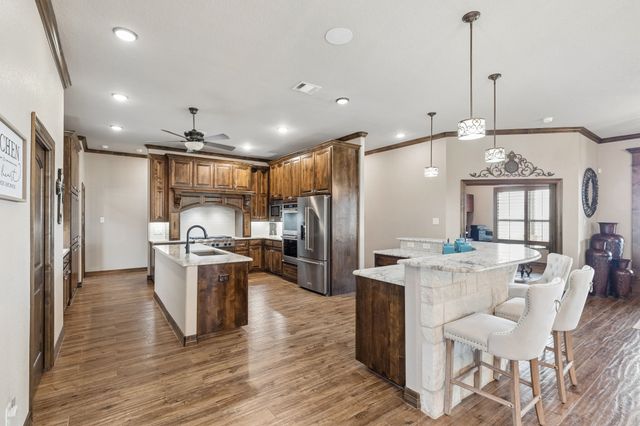 2009 Lakeshore Drive, Cleburne, TX 76033