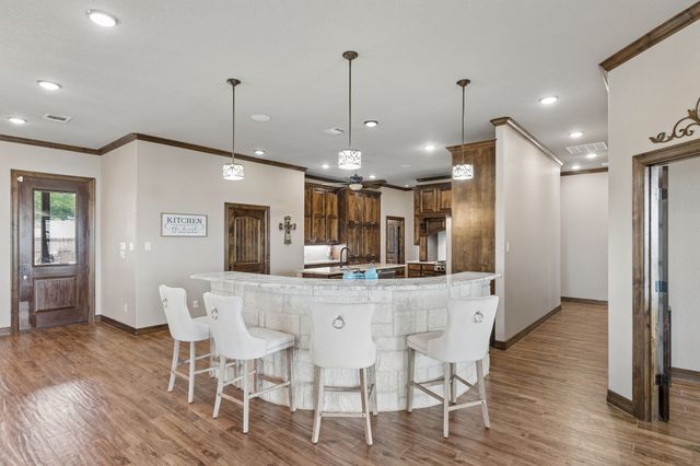 2009 Lakeshore Drive, Cleburne, TX 76033