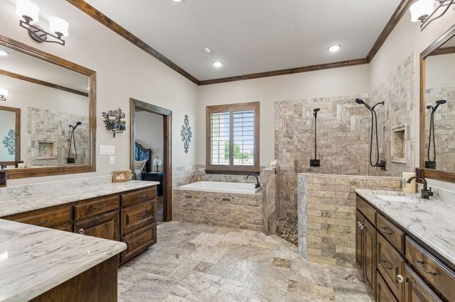 2009 Lakeshore Drive, Cleburne, TX 76033