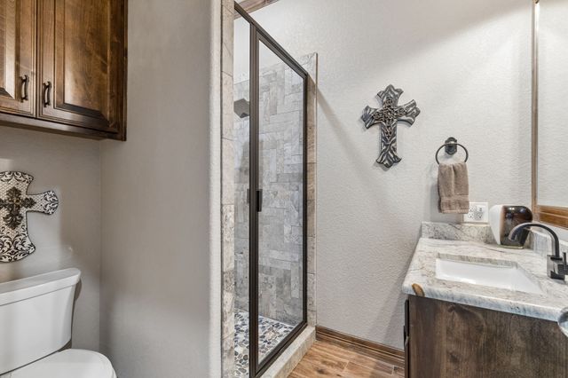 2009 Lakeshore Drive, Cleburne, TX 76033
