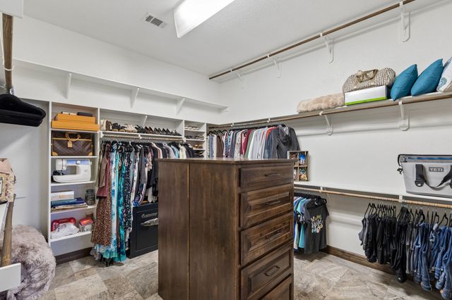 2009 Lakeshore Drive, Cleburne, TX 76033
