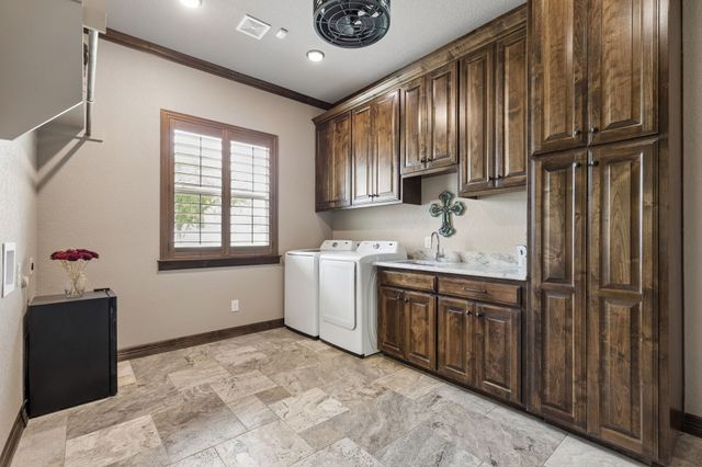 2009 Lakeshore Drive, Cleburne, TX 76033