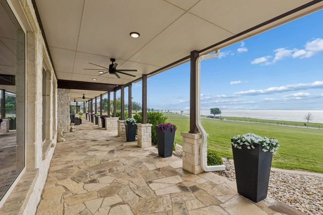 2009 Lakeshore Drive, Cleburne, TX 76033