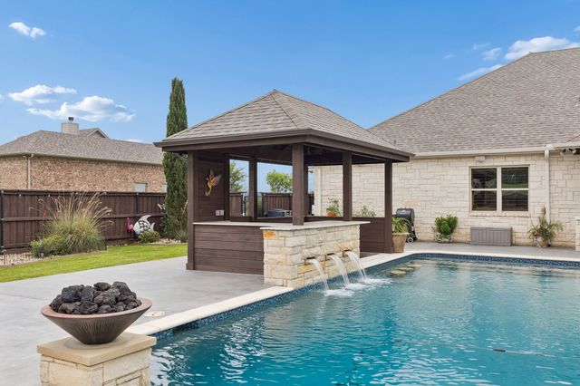 2009 Lakeshore Drive, Cleburne, TX 76033