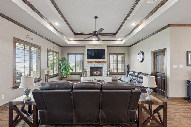 2009 Lakeshore Drive, Cleburne, TX 76033