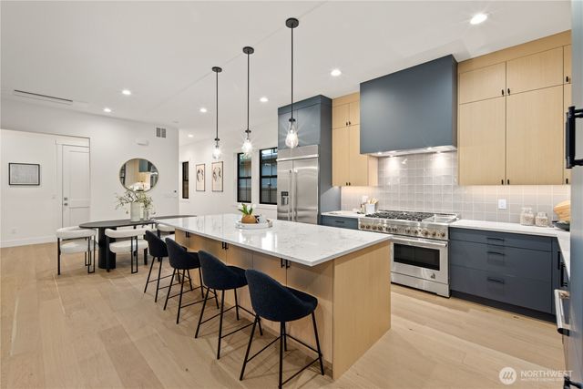 16656 NE 12th Street, Bellevue, WA 98008