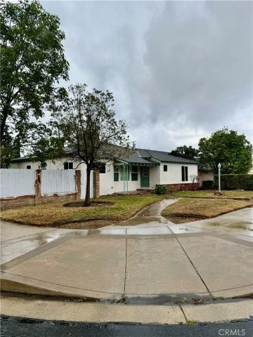 16930 Tupper Street, North Hills, CA 91343