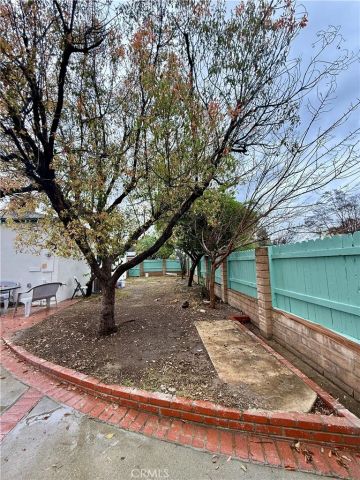 16930 Tupper Street, North Hills, CA 91343