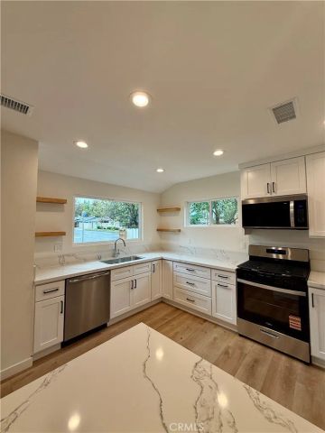 16930 Tupper Street, North Hills, CA 91343