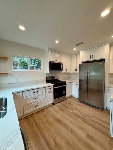 16930 Tupper Street, North Hills, CA 91343