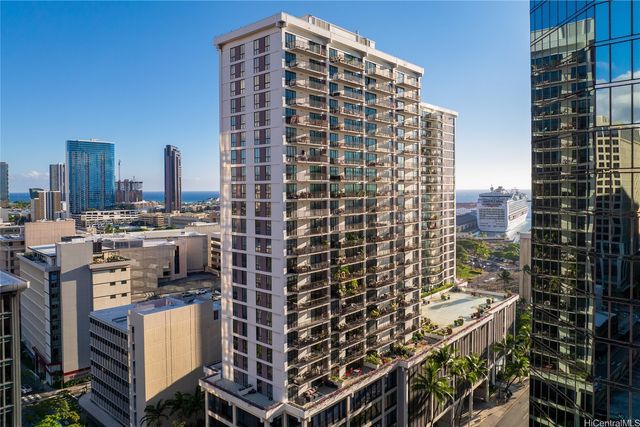 225 Queen Street 14C, Honolulu, HI 96813