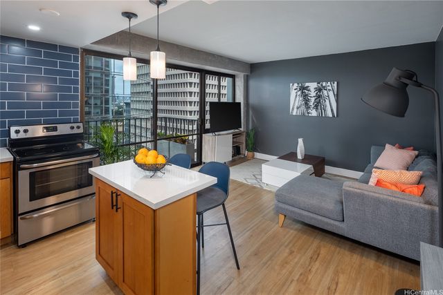 225 Queen Street 14C, Honolulu, HI 96813