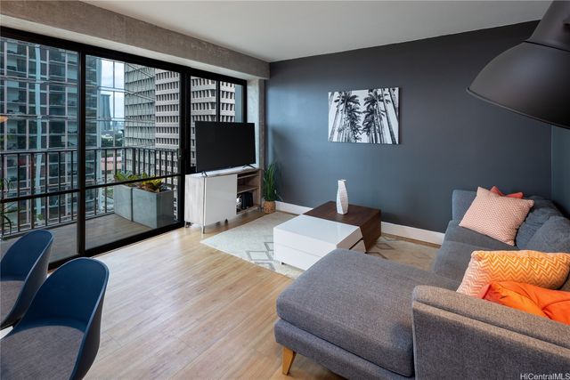 225 Queen Street 14C, Honolulu, HI 96813
