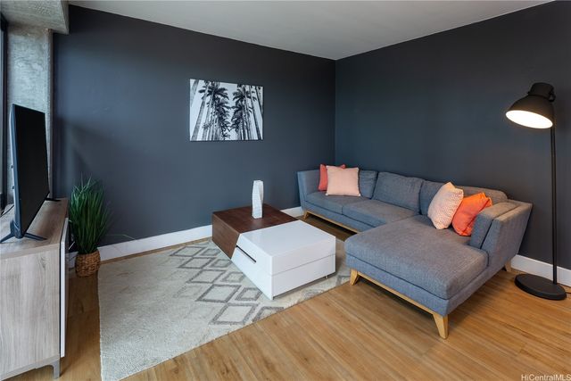 225 Queen Street 14C, Honolulu, HI 96813