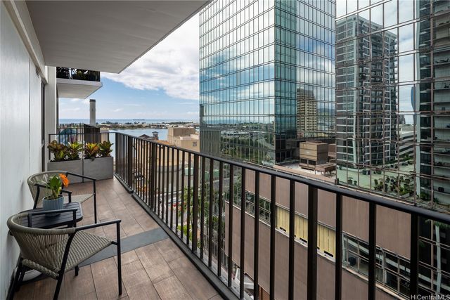 225 Queen Street 14C, Honolulu, HI 96813