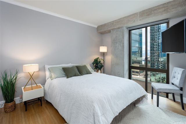 225 Queen Street 14C, Honolulu, HI 96813