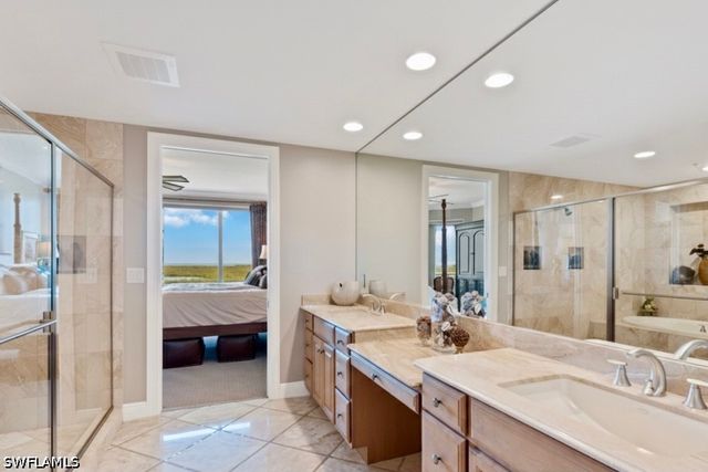 275 Indies WAY 805, Naples, FL 34110