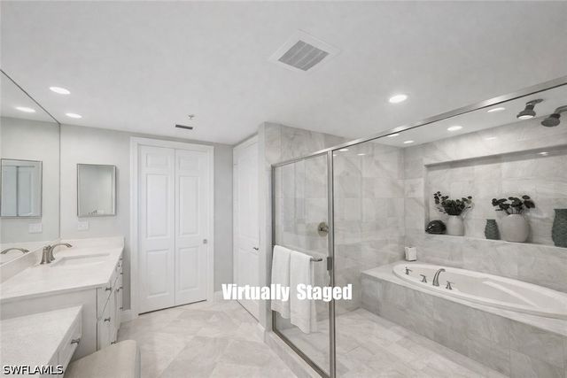 275 Indies WAY 805, Naples, FL 34110
