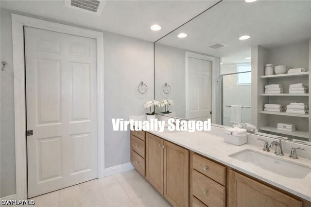 275 Indies WAY 805, Naples, FL 34110