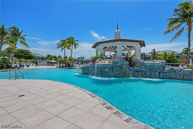 275 Indies WAY 805, Naples, FL 34110