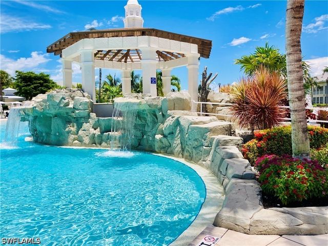 275 Indies WAY 805, Naples, FL 34110