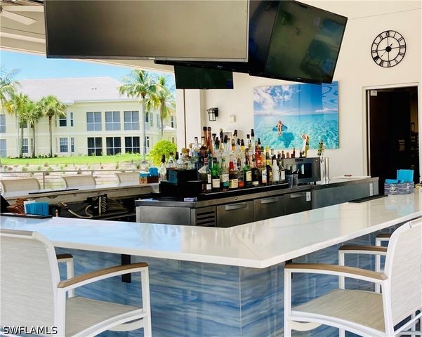 275 Indies WAY 805, Naples, FL 34110