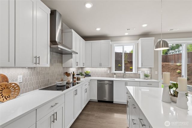 23642 SE 49th Street, Issaquah, WA 98027
