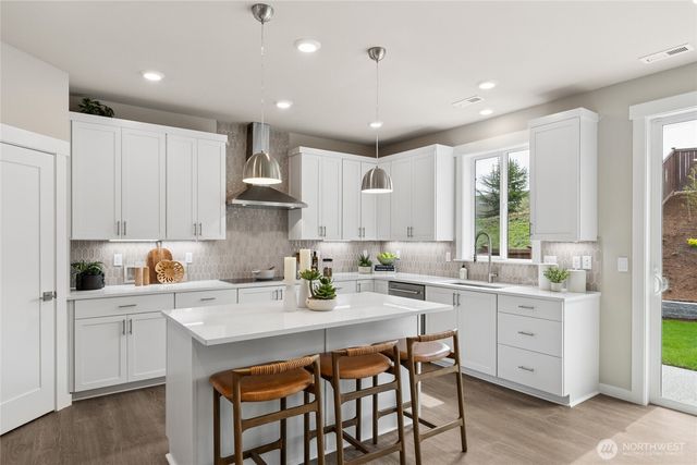 23642 SE 49th Street, Issaquah, WA 98027