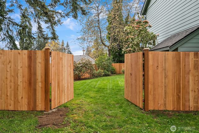 8608 196th Street SW, Edmonds, WA 98026