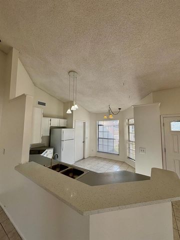 2211 FAIRMONT CIRCLE, Orlando, FL 32837