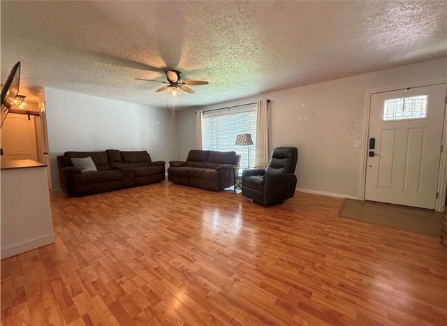 1616 Curtis Avenue, Pea Ridge, AR 72751