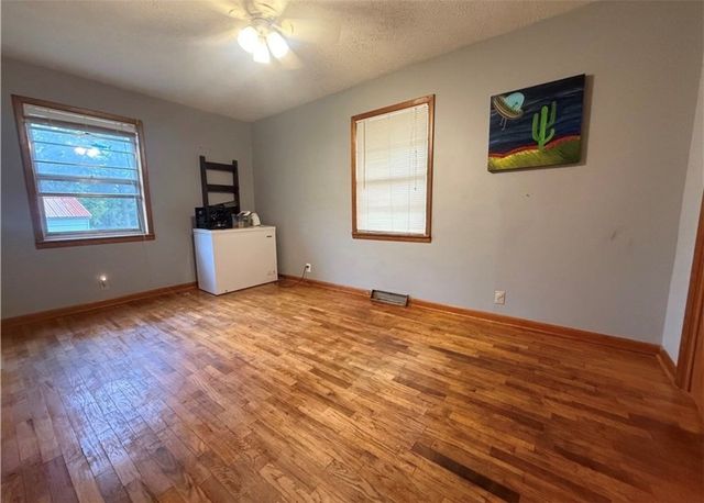 1616 Curtis Avenue, Pea Ridge, AR 72751